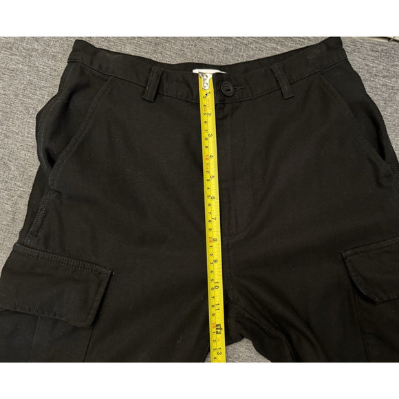 Aritzia TNA Cargo Pants Women's Size 6 Black Tapered Leg 6 Pockets Utility - Picture 4 of 8